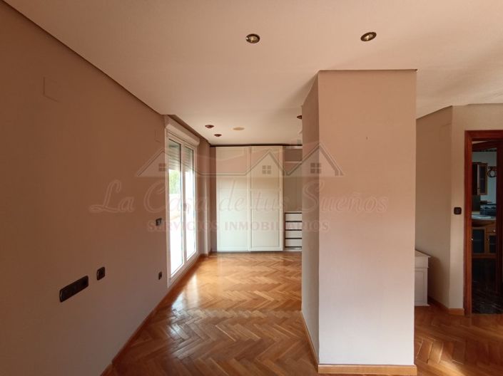 Image No.47-4 Bed Villa for sale