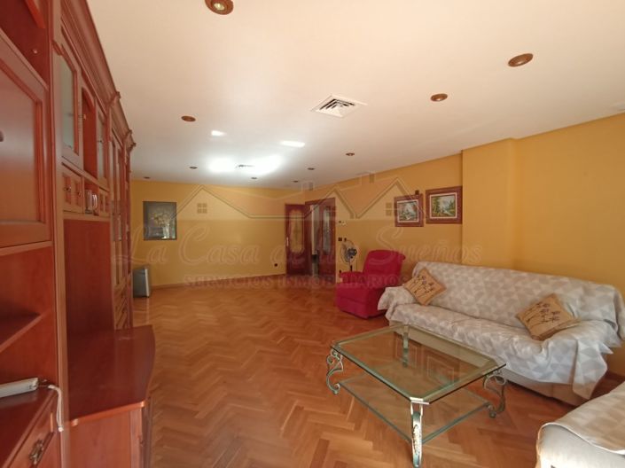 Image No.7-4 Bed Villa for sale