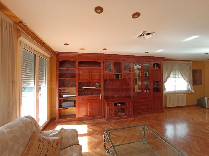 Image No.8-4 Bed Villa for sale