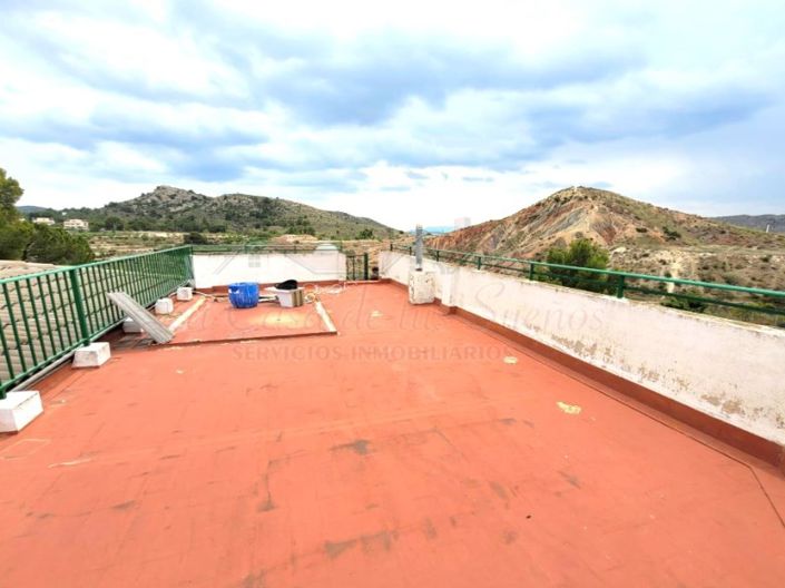 Image No.37-4 Bed Country House for sale