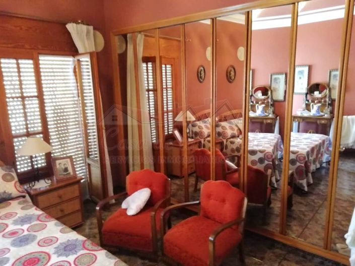 Image No.10-6 Bed Townhouse for sale