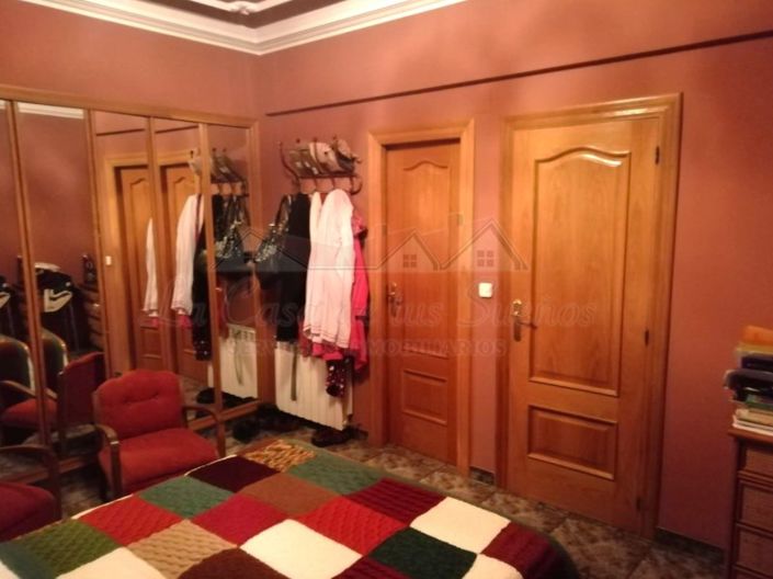 Image No.13-6 Bed Townhouse for sale