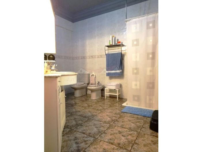 Image No.16-6 Bed Townhouse for sale