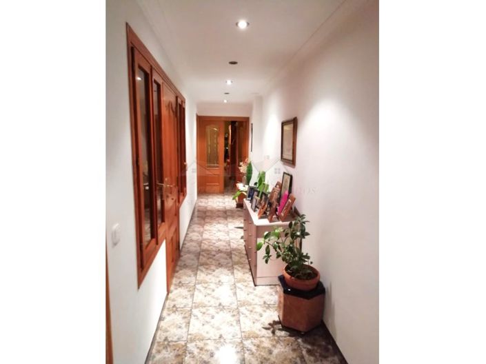 Image No.18-6 Bed Townhouse for sale