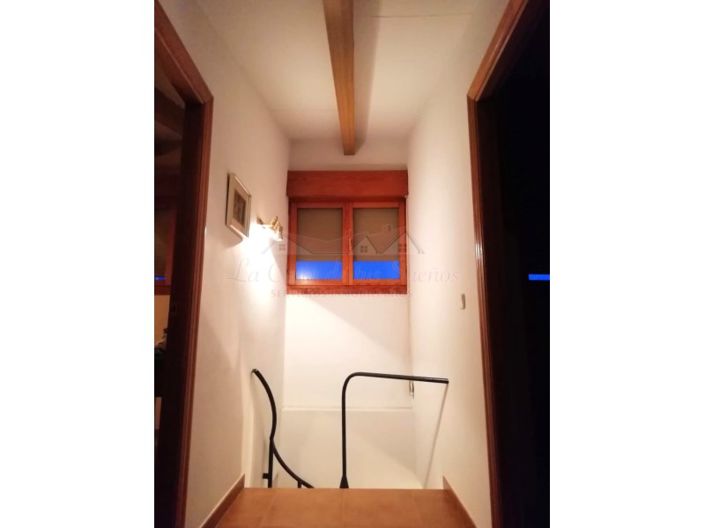 Image No.23-6 Bed Townhouse for sale