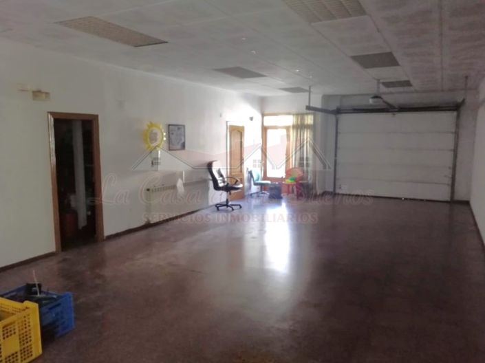 Image No.28-6 Bed Townhouse for sale