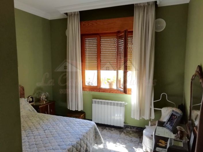 Image No.6-6 Bed Townhouse for sale