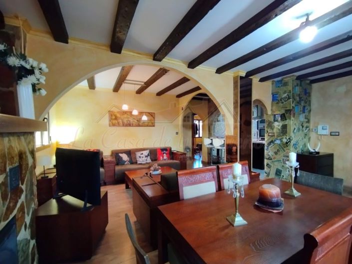 Image No.10-2 Bed Villa for sale