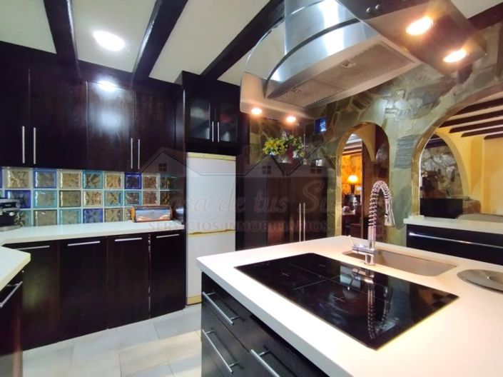 Image No.14-2 Bed Villa for sale