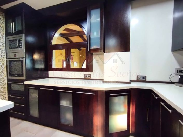 Image No.17-2 Bed Villa for sale