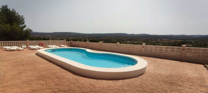 Image No.15-9 Bed Commercial for sale