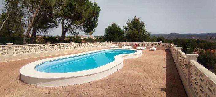 Image No.16-9 Bed Commercial for sale