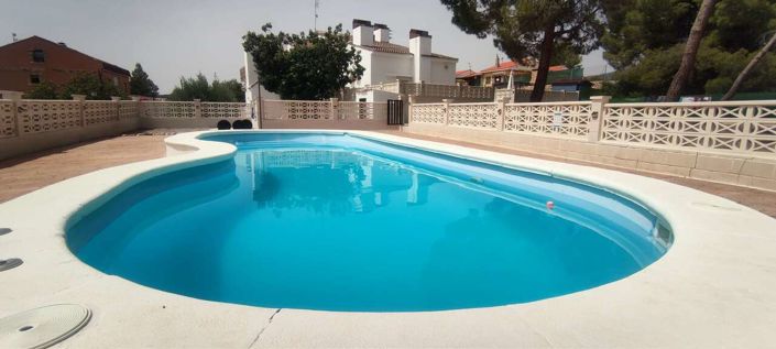 Image No.19-9 Bed Commercial for sale