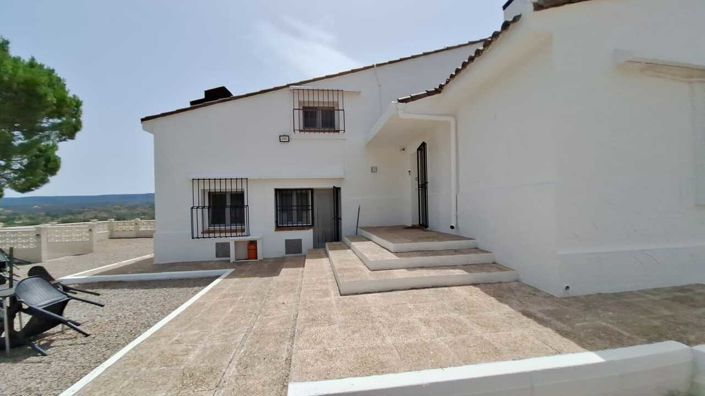 Image No.35-9 Bed Commercial for sale