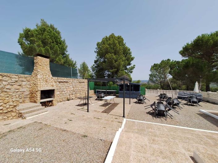 Image No.36-9 Bed Commercial for sale