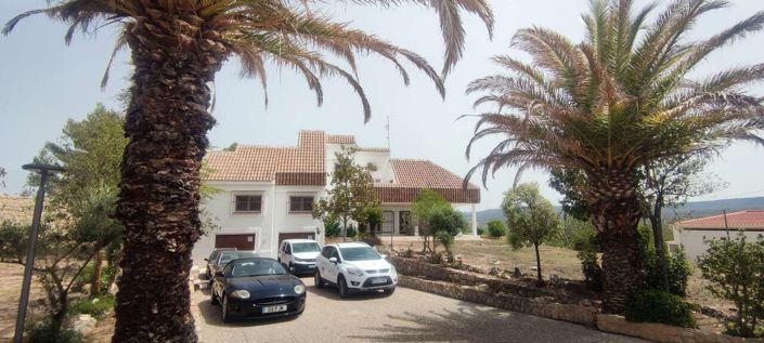 Image No.4-9 Bed Commercial for sale