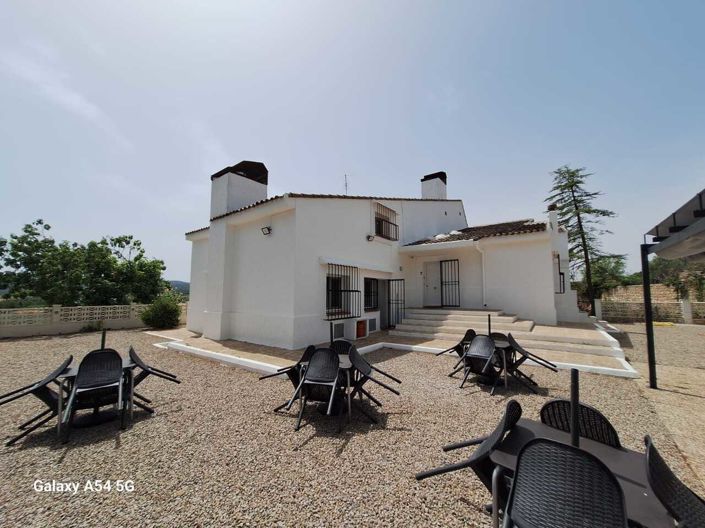 Image No.40-9 Bed Commercial for sale