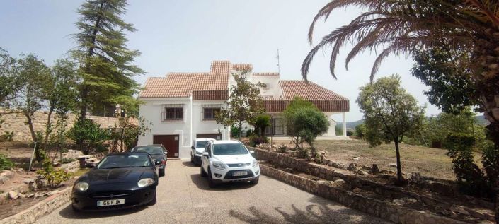 Image No.5-9 Bed Commercial for sale