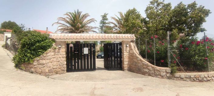 Image No.7-9 Bed Commercial for sale