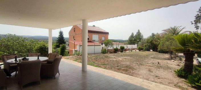 Image No.9-9 Bed Commercial for sale