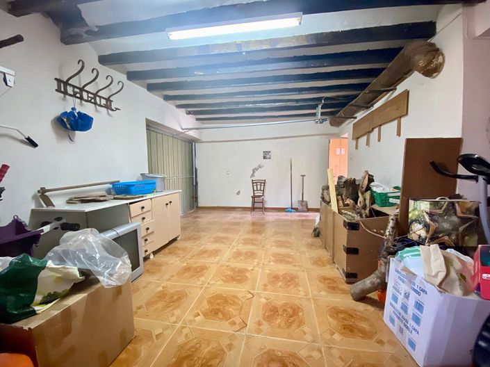 Image No.19-7 Bed Townhouse for sale