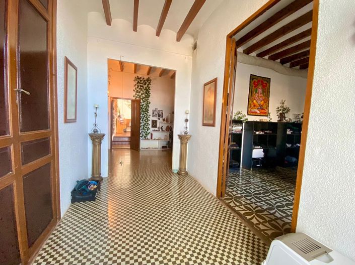 Image No.7-7 Bed Townhouse for sale