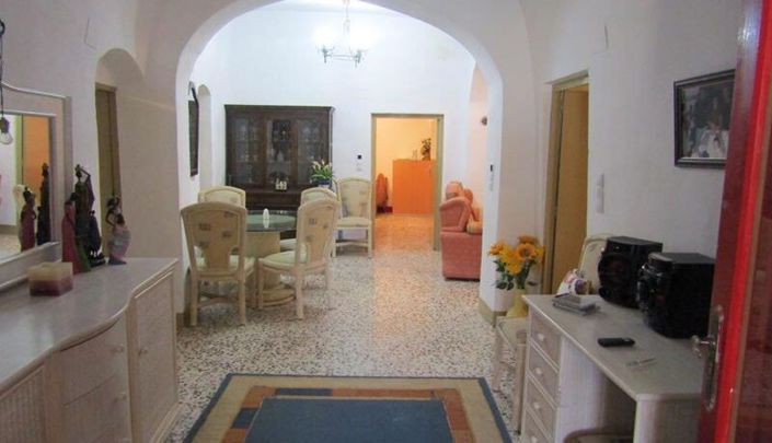 Image No.23-3 Bed House for sale