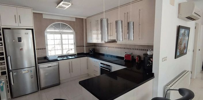 Image No.3-Villa de 4 chambres à vendre à Pinoso