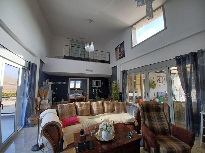 Image No.15-3 Bed Villa for sale