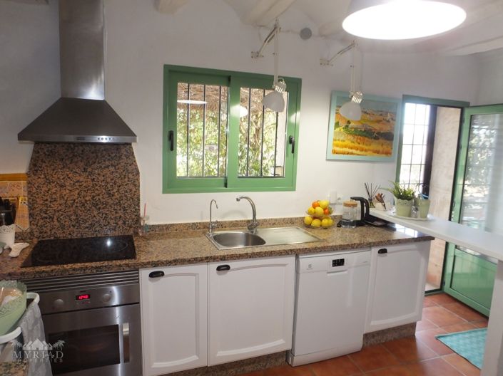 Image No.8-3 Bed Country House for sale