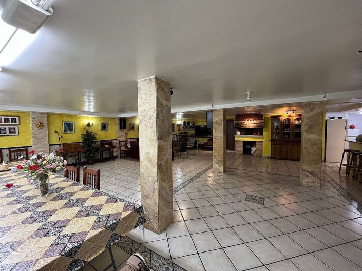 Image No.22-4 Bed Townhouse for sale