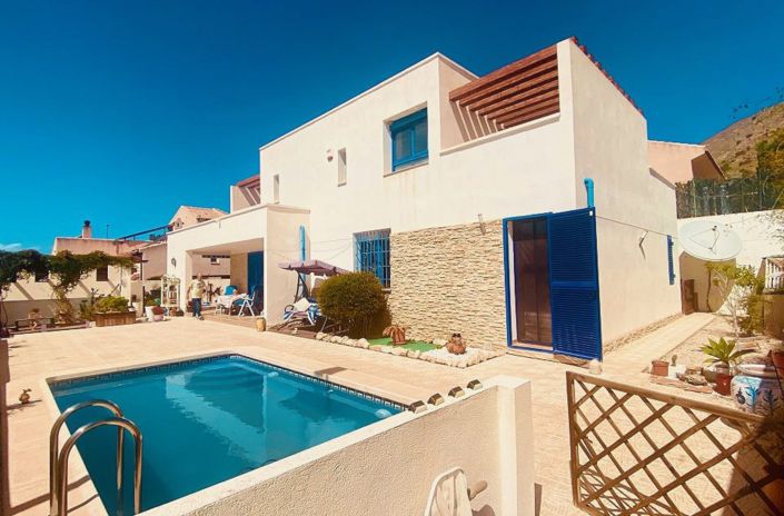 Image No.1-3 Bed Villa for sale