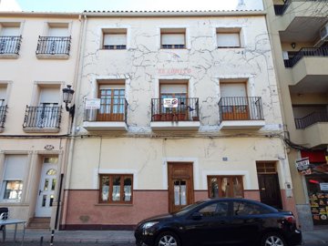 1 - Ayora, Townhouse