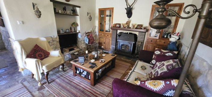 Image No.25-6 Bed Country House for sale