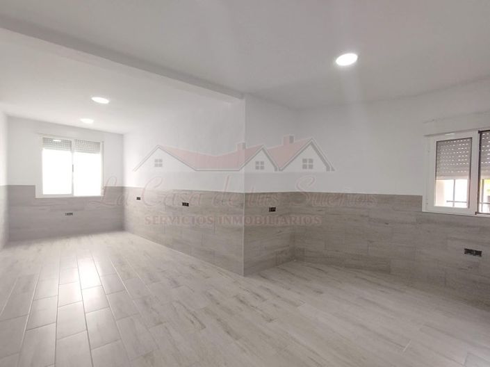 Image No.12-2 Bed Townhouse for sale