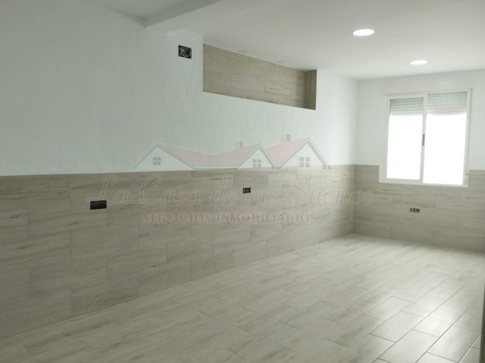 Image No.15-2 Bed Townhouse for sale