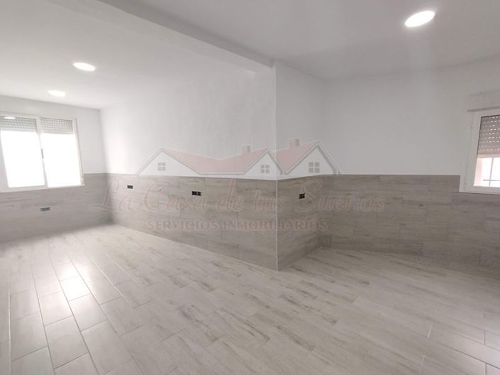 Image No.16-2 Bed Townhouse for sale