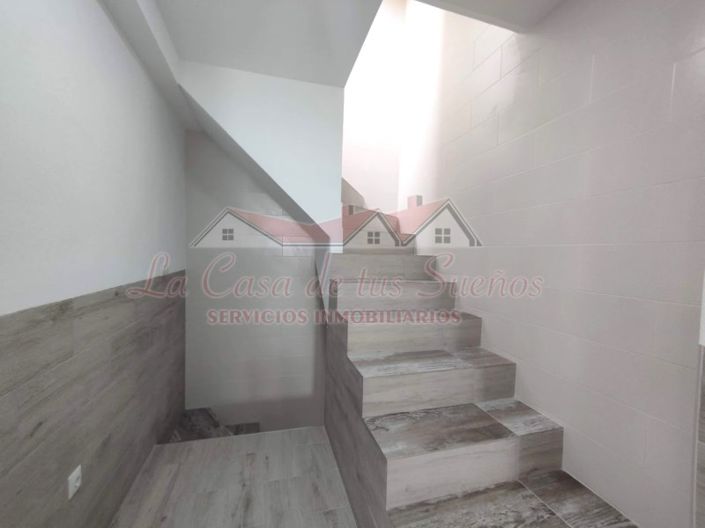 Image No.17-2 Bed Townhouse for sale