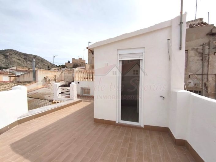 Image No.22-2 Bed Townhouse for sale