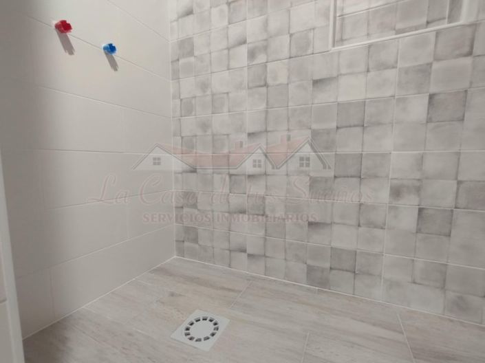 Image No.8-2 Bed Townhouse for sale