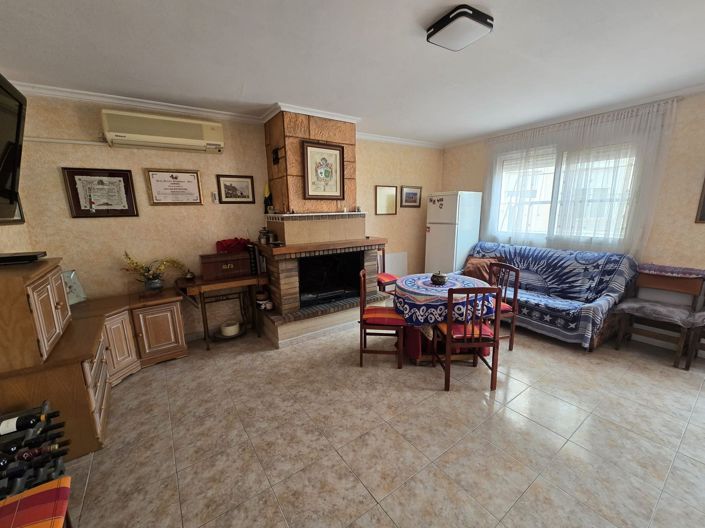 Image No.11-Appartement de 3 chambres à vendre à Sax