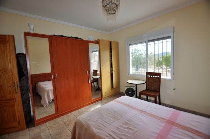 Image No.32-3 Bed Country House for sale