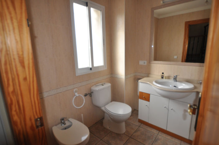 Image No.37-3 Bed Country House for sale