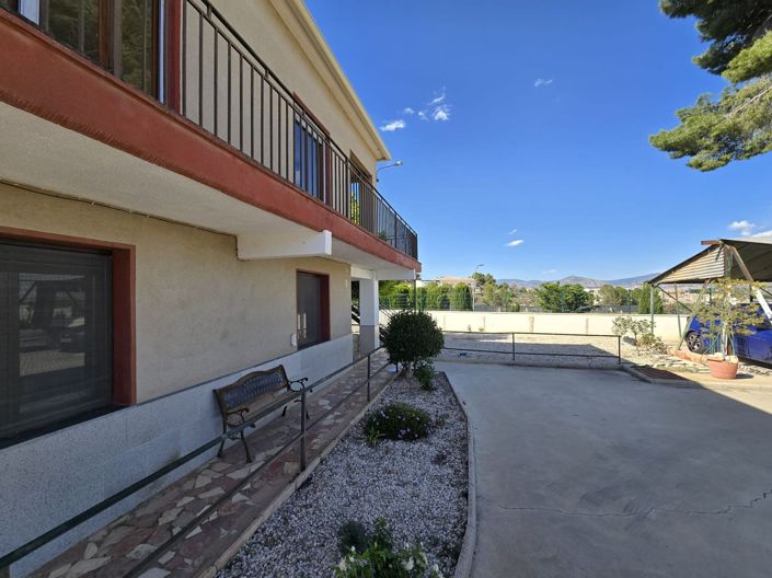 Image No.39-Villa de 6 chambres à vendre à Monóvar