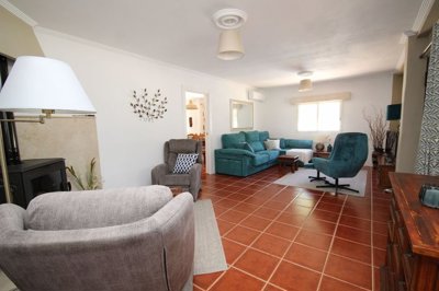 w4-main-lounge