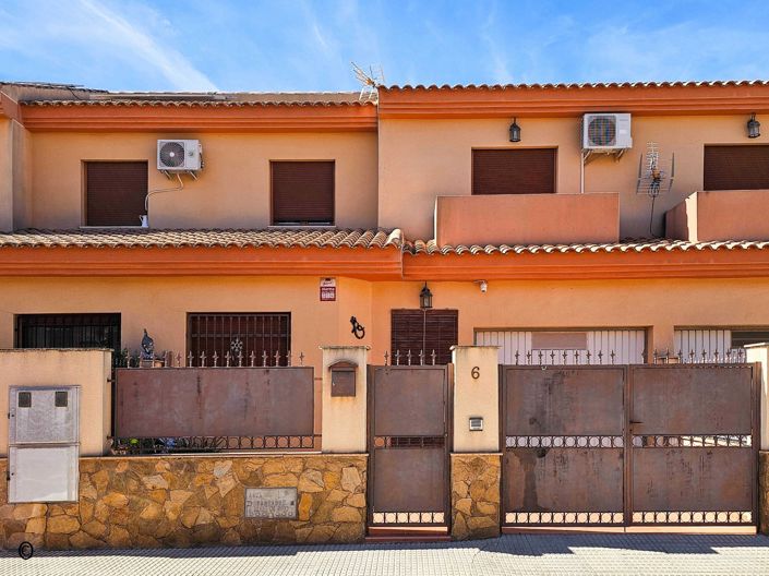 Image No.1-4 Bed Townhouse for sale