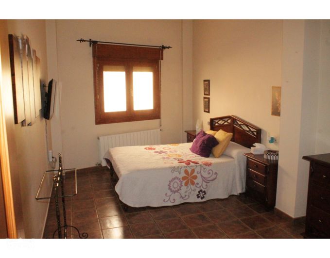 Image No.19-4 Bed Townhouse for sale