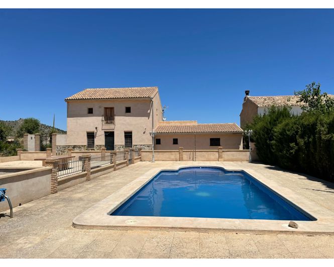 Image No.1-5 Bed Country House for sale