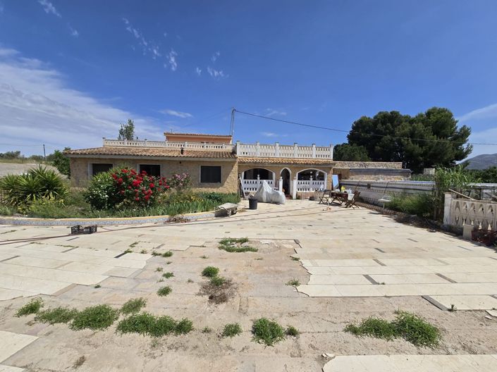 Image No.3-Villa de 6 chambres à vendre à Sax