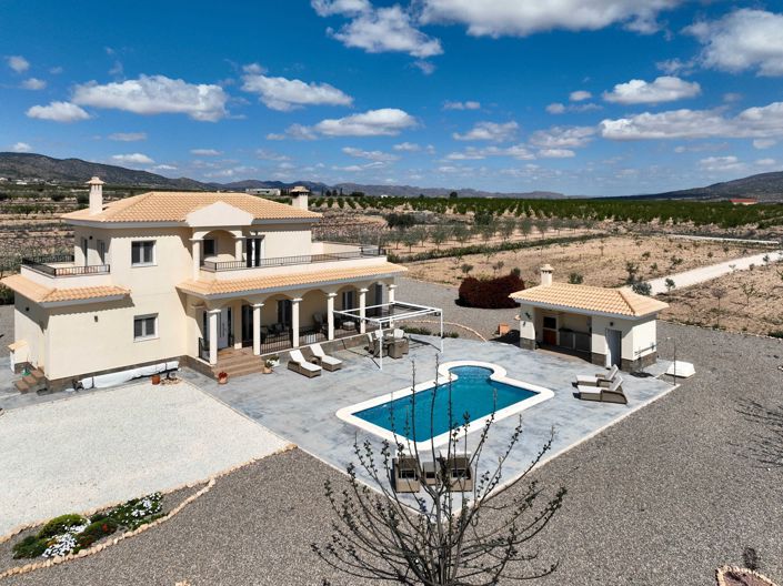 Image No.1-4 Bed Villa for sale